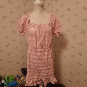 Elegant Pink Checkered Midi Dress